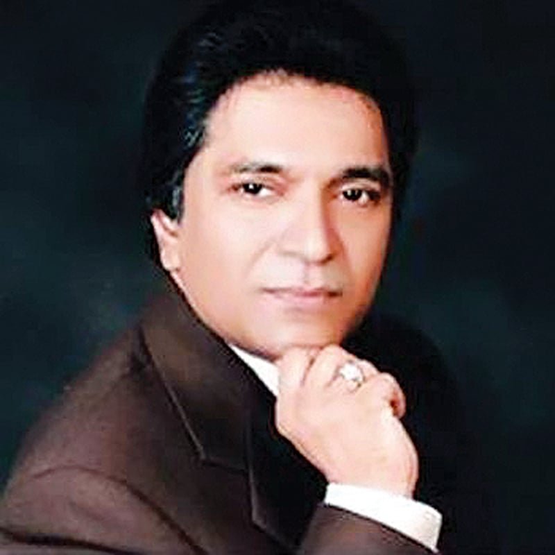 698482 moin akhtar statue aprilcopy 1398089556